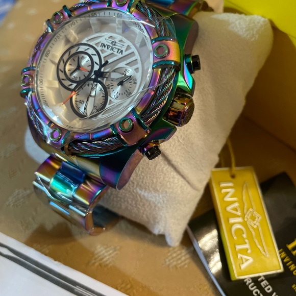 Stunning NWT Invicta Bolt Men’s Iridescent Watch - Picture 6 of 16